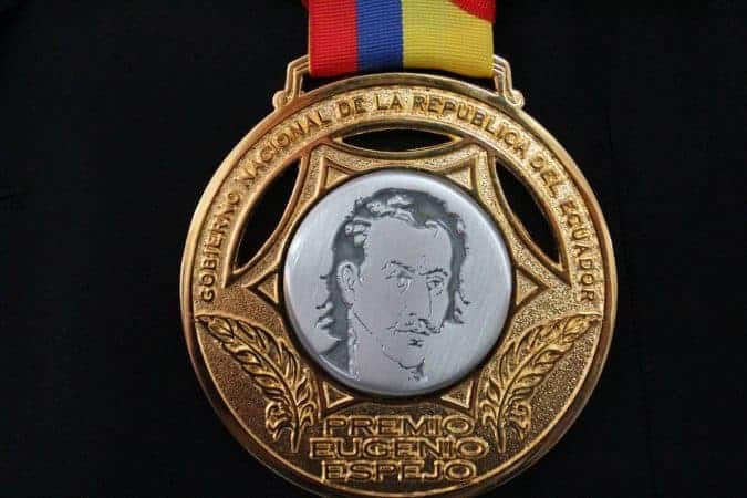 Solo una de cinco mujeres postuladas gana el premio Eugenio Espejo
