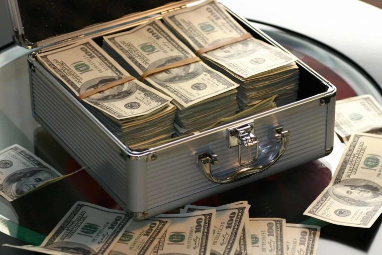 Moreno deja USD 417 millones de deuda con China a cargo del próximo gobierno