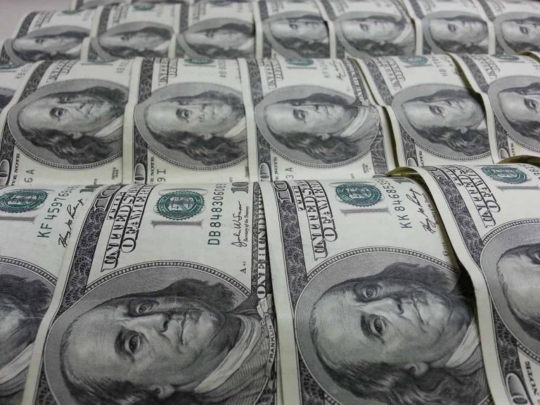 La herencia de Richard Martínez: menor crecimiento y más deuda externa