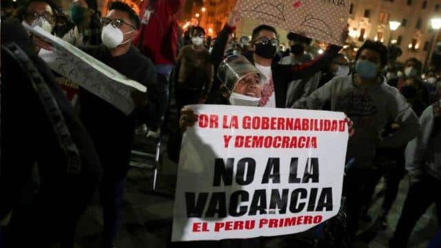 Perú: Ministro del Interior justifica el uso de bombas lacrimógenas contra manifestantes