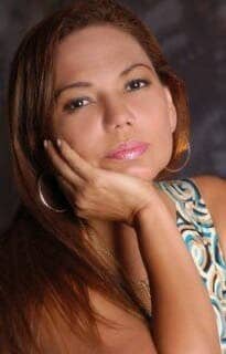 Aminta Buenaño