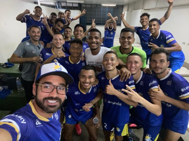 Tragedia aérea se lleva los sueños de cuatro futbolistas