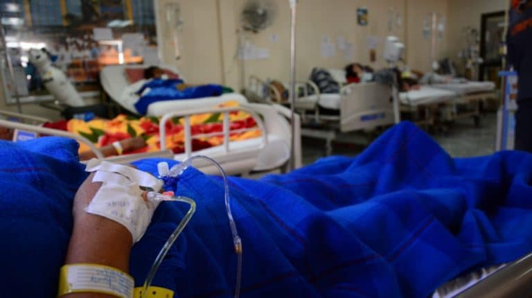 El Colegio de médicos denuncia falta de insumos en los hospitales
