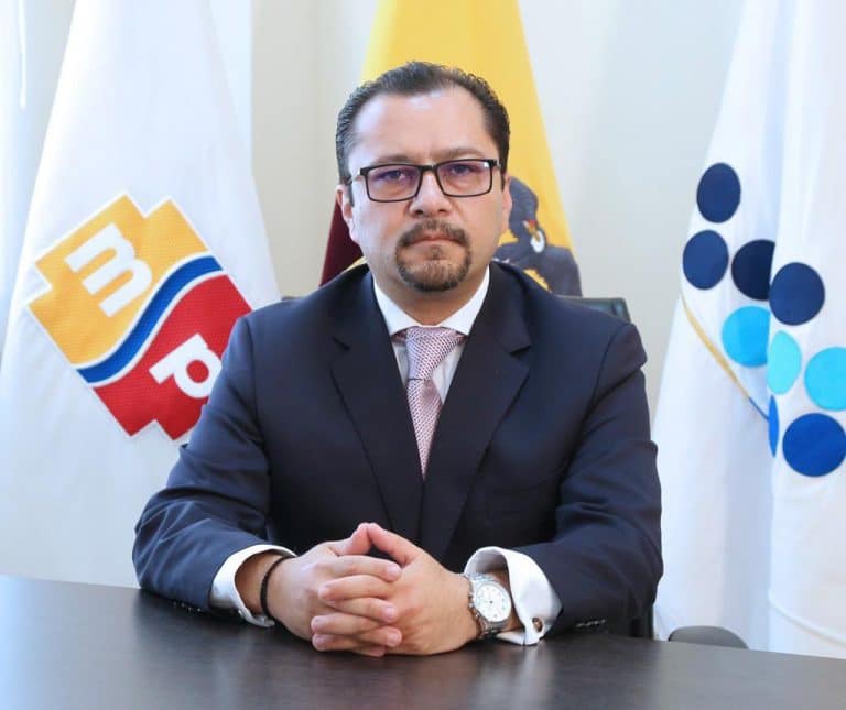 Nuevo ministro de Salud, con seis procesos judiciales a cuestas