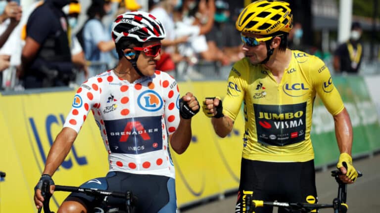 Cuánto ganaron Carapaz y Roglic en el primer semestre de la temporada