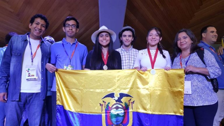 Ecuador consigue dos de bronce en olimpiadas de matemáticas