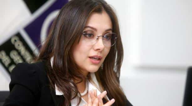 «Me amenazaron para cambiar funcionarios en Contraloría», dijo exsubcontralora Zárate