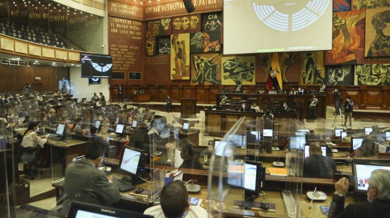 Va porque va; Asamblea Nacional ratificó Ley para evitar cobros indebidos en los bancos que vetó Lasso