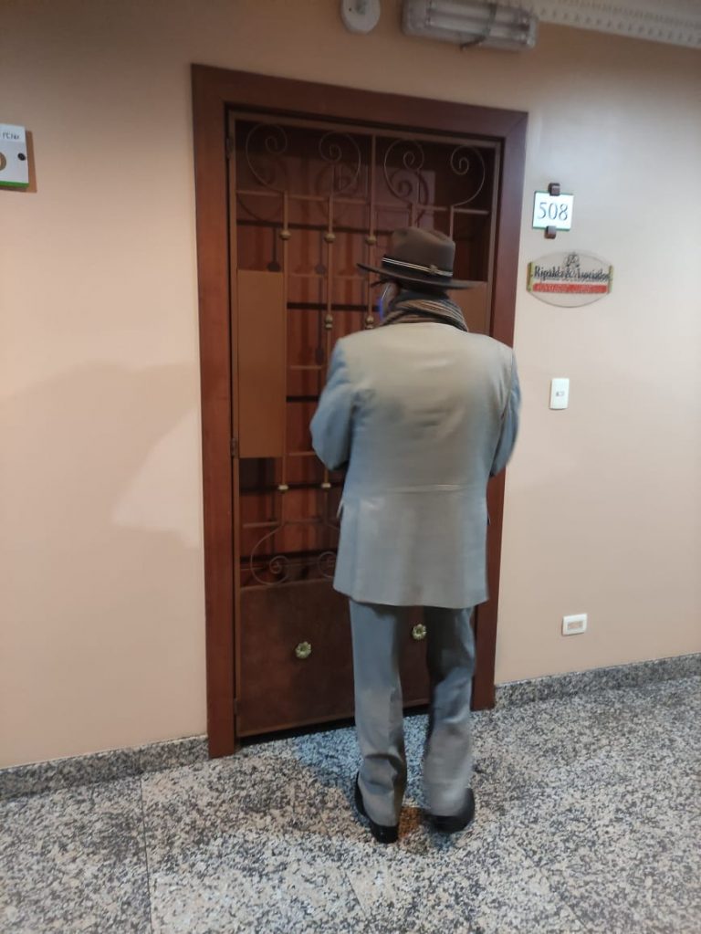 La Fiscalía allanó las oficinas de Ernesto Ripalda, acusado de negociar con cargos públicos