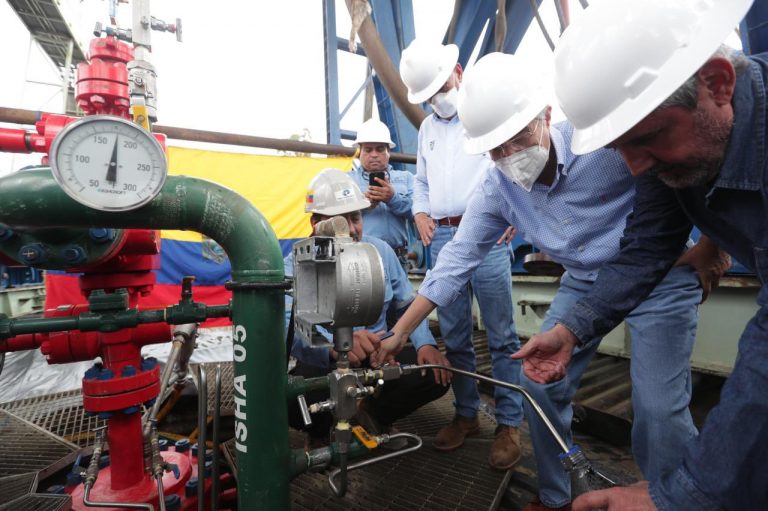 La producción petrolera aún no muestra un incremento