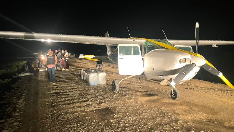 Policía Nacional descubre narcoavioneta en Santa Elena