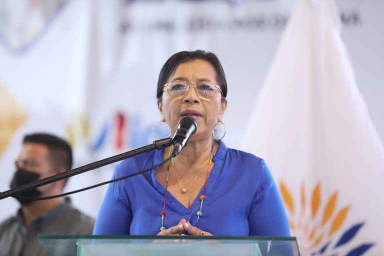 La presidenta de la Asamblea Nacional, Guadalupe Llori.