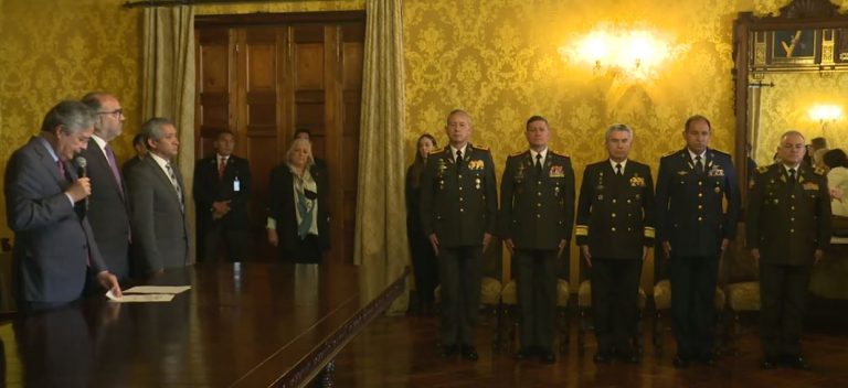 Lasso posesionó nuevas autoridades de la cúpula militar y policial
