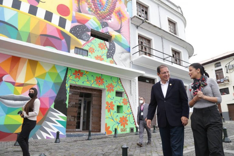 Guarderas dice que agradezcamos a la Embajada de España; pero tampoco sabe el significado de Pikachu