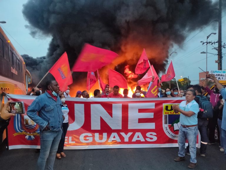 La Unión Nacional de Educadores sigue movilizada por la equiparación salarial