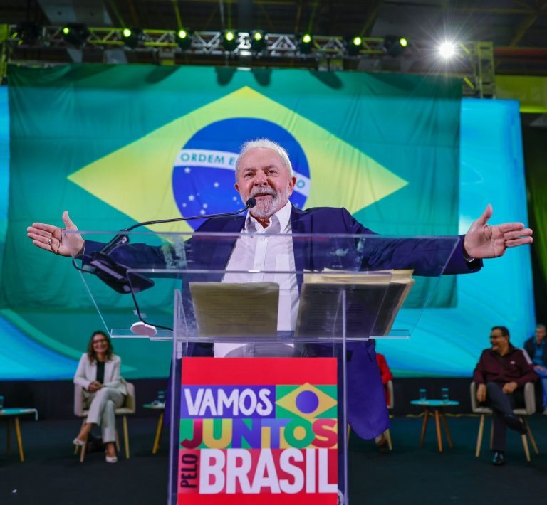 (Noticia en desarrollo) Primeros resultados son favorables a Lula