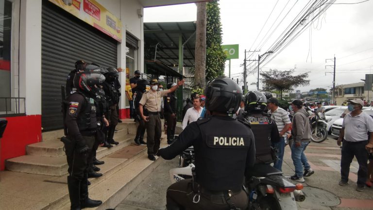 Almacenes Tía niega saqueo en su local de El Triunfo