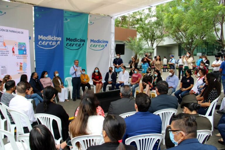 Plan piloto de externalización de farmacias inicia en Guayaquil