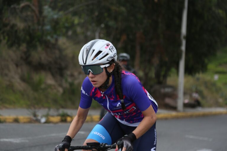 Ana Vivar obtiene el título en la Clásica de Tungurahua y piensa en la Vuelta a Colombia