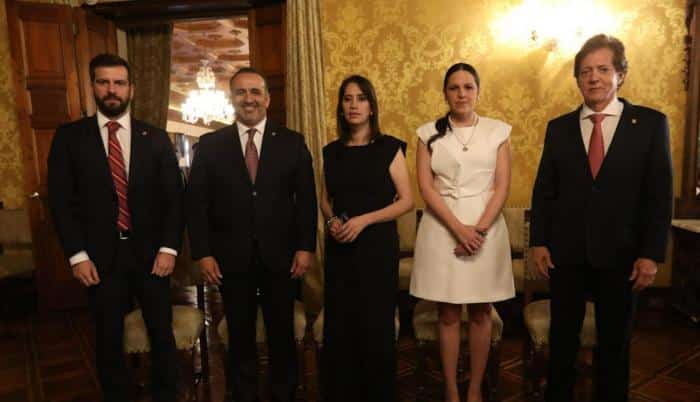 Ministros de Lasso figuran en lista de evasores y maquilladores de impuestos