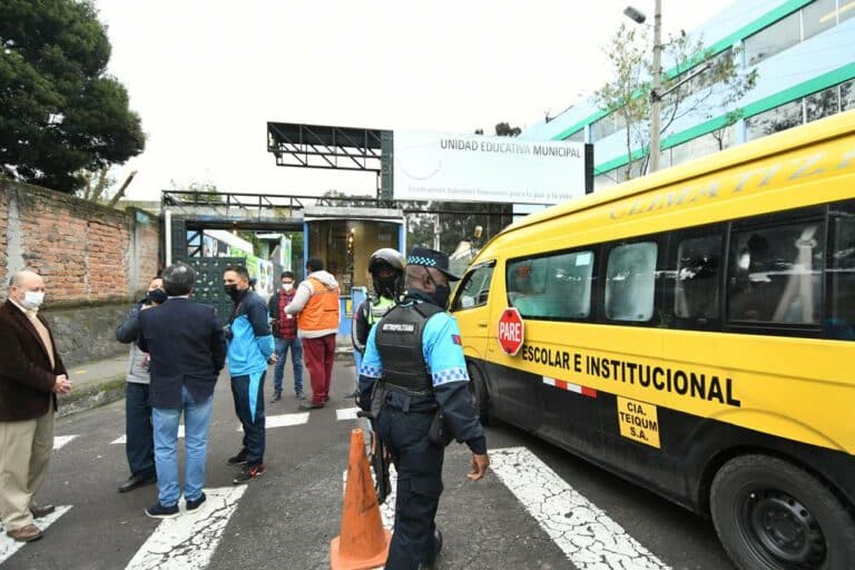 Estudiante muere baleado en exteriores de un centro educativo