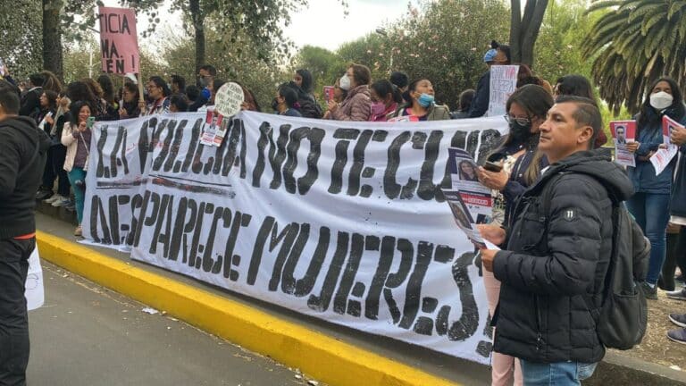 Mujeres piden la salida de Carrillo en protesta por el caso Bernal