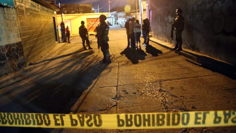 Hallan cuerpo maniatado en Miami Beach, Guayaquil