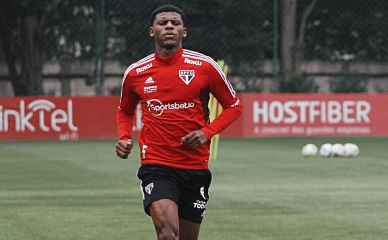 Robert Arboleda finalizará la recuperación con la selección en Quito