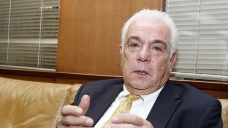Como Lasso, ministro Santos posee empresas en paraísos fiscales