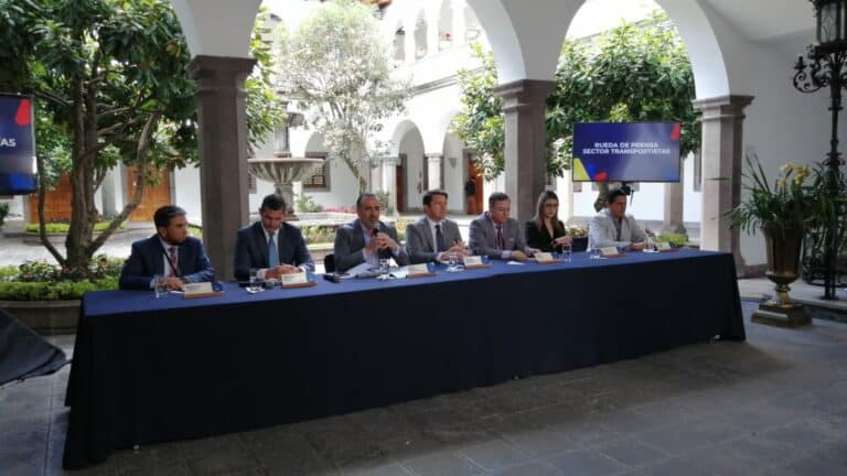 La inseguridad incita el diálogo entre el Gobierno y transportistas