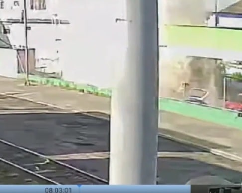 Así ocurrió la explosión en una gasolinera al sur de Quito | Video