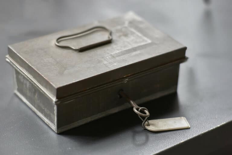 Hallazgo de objeto misterioso asombra a los ecuatorianos