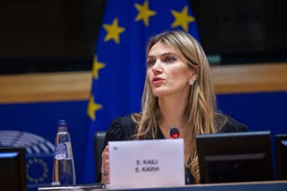 Vicepresidenta del Parlamento Europeo suspendida por presunta corrupción