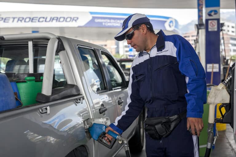 Gasolina Súper bajó de precio