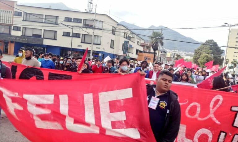 «Fuera Narcogobierno», dicen los universitarios contra Lasso