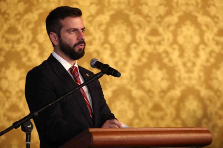 Arosemena: «Alguien sensato debía ordenar la economía»
