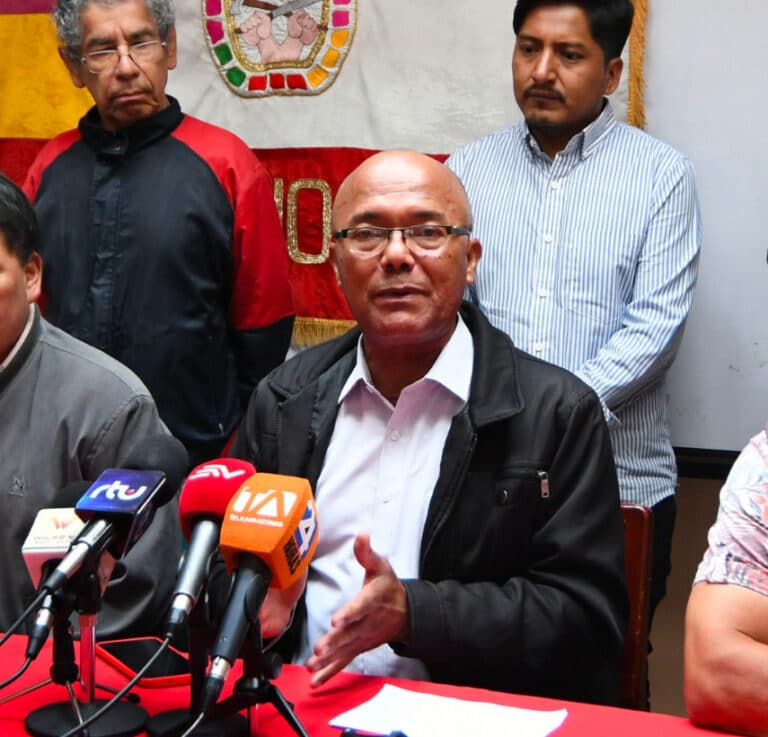 Gary Espinoza se ratifica como presidente de la Fenocin