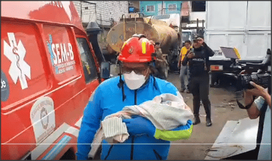 Recién nacido es abandonado en la vía Perimetral; Policía intenta localizar a progenitora
