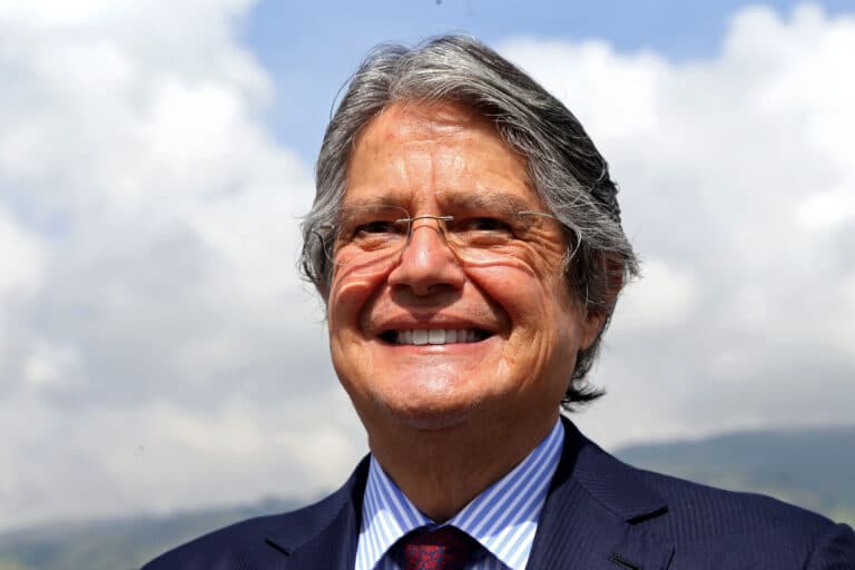 Pese al amplio rechazo popular, ministro asegura que Lasso buscará la reelección