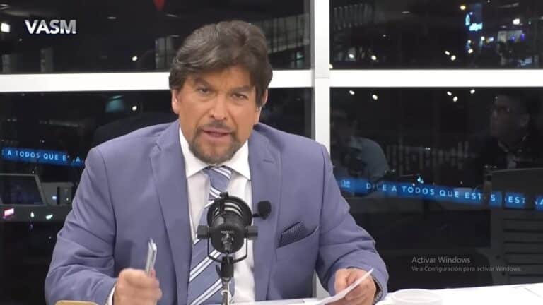 Carlos Vera vuelve a maltratar a su personal de trabajo