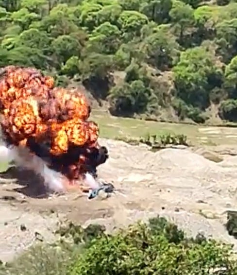 Perú bombardeó maquinaria ecuatoriana para minería ilegal | Video