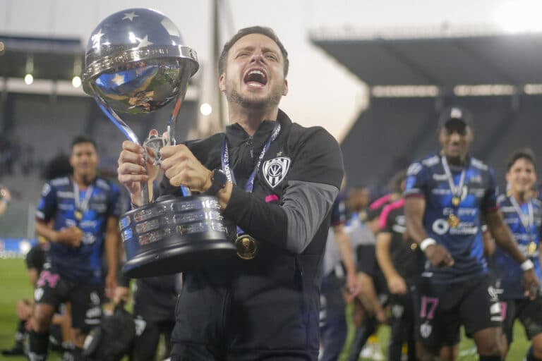Martín Anselmi: «nos sentimos capacitados para dirigir a la Selección»