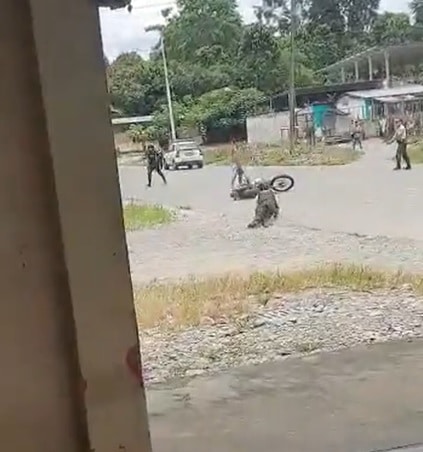 Policía resulta herido por su compañero mientras neutralizaba a antisocial