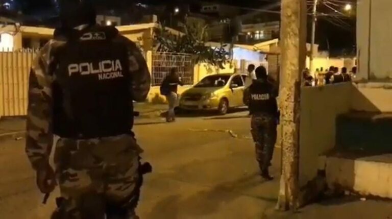 Encuentran cabeza de un empresario dentro de un auto, en Esmeraldas