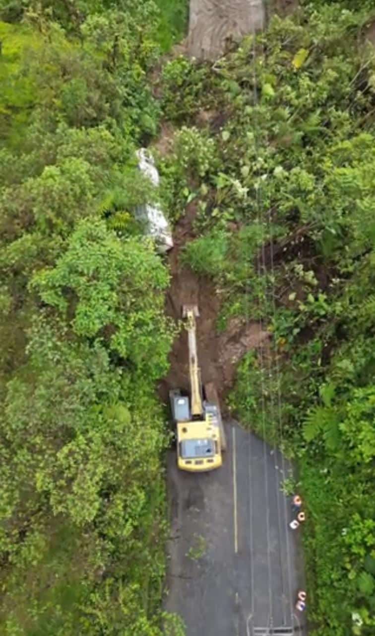 Deslizamientos múltiples en las vías de Pichincha