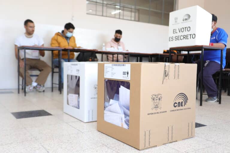 CC aprobó unificar elecciones anticipadas y consulta popular Yasuní