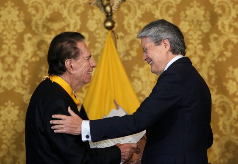 Dos caras de una misma moneda: Lasso »defiende» la libertad de expresión