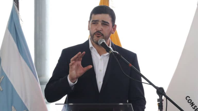 Álvarez responde a las críticas por su ausencia en la convención nacional de la RC