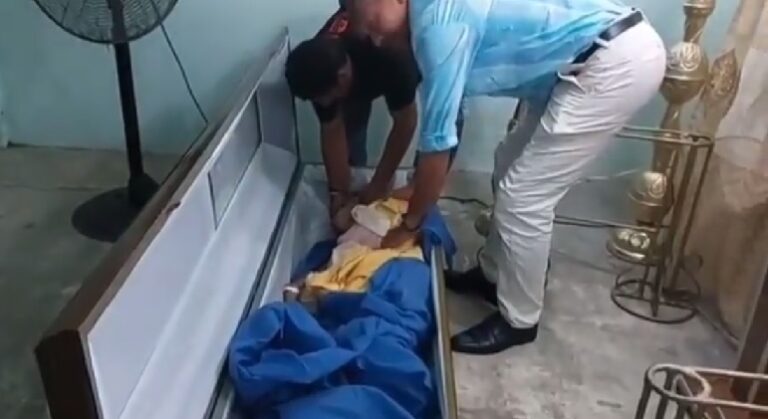 Mujer que revivió durante su sepelio, en Babahoyo, murió