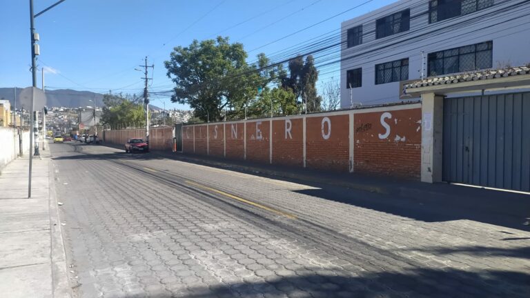 Alerta de bomba en un colegio, al norte Quito